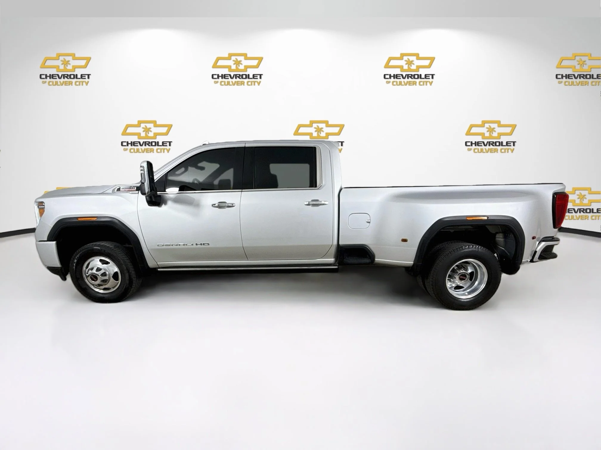 Used 2023 QUICKSILVER METALLIC GMC Denali image 5