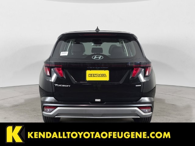 Used 2025 Black Hyundai SE image 6