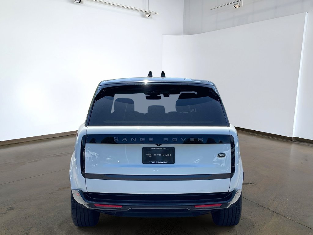 Used 2022 Fuji White Land Rover SE image 5