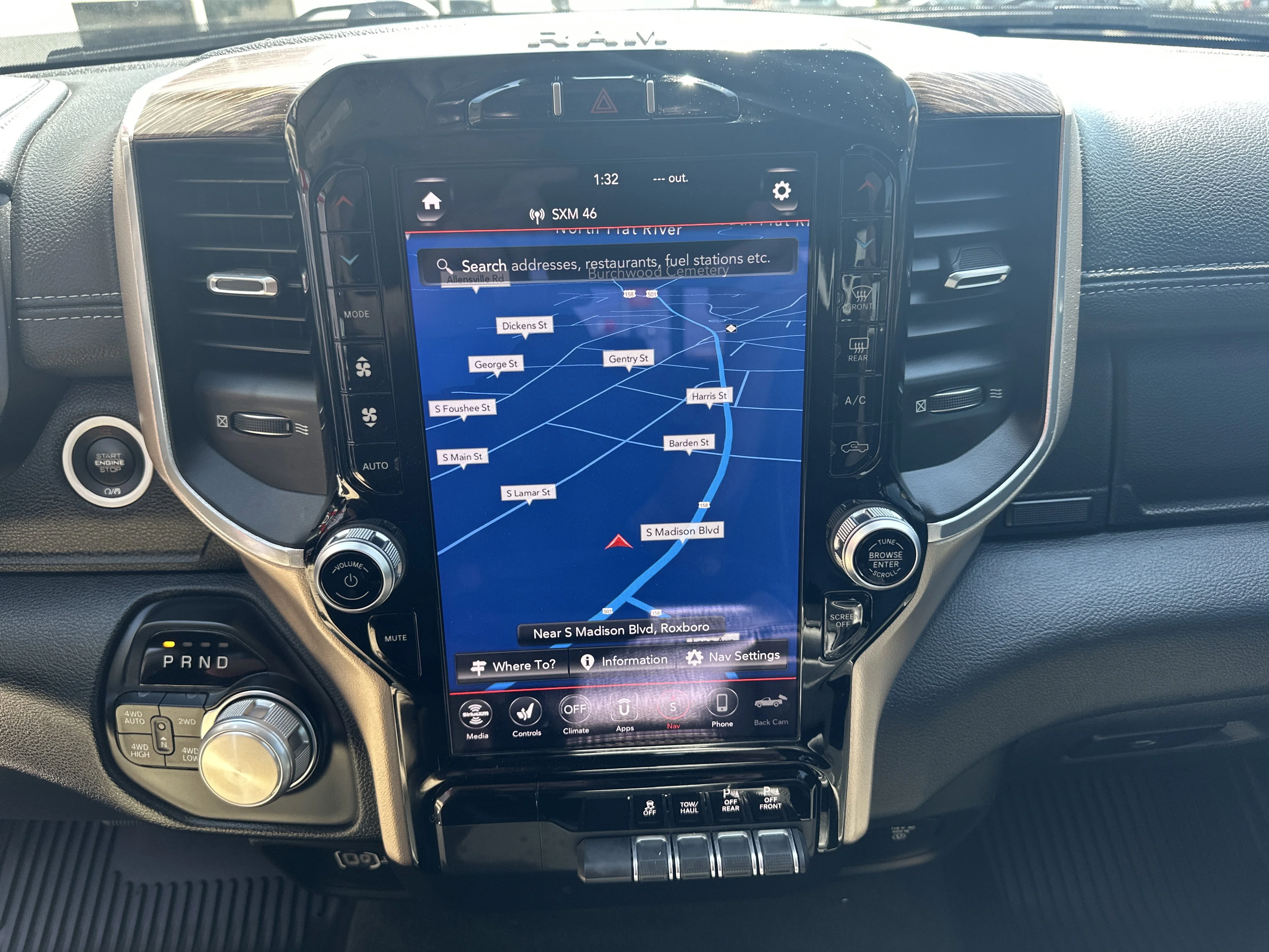 Used 2020 Diamond Black Crystal Pearlcoat Ram Laramie image 5