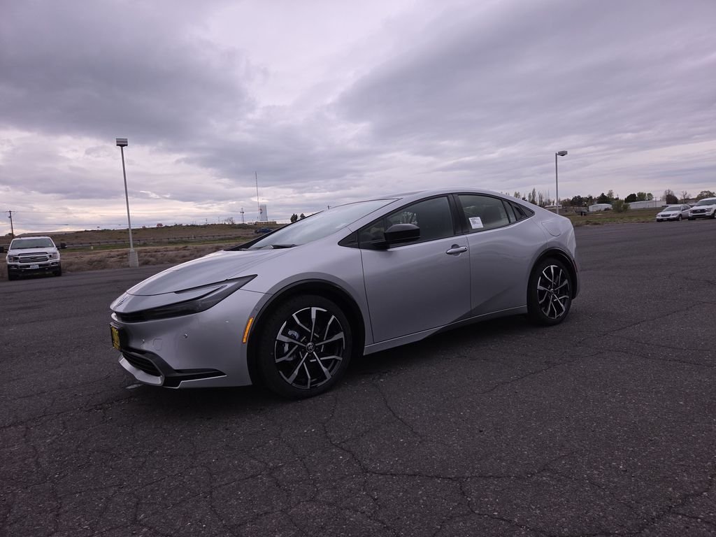 2026 Toyota Prius XSE Premium's photo