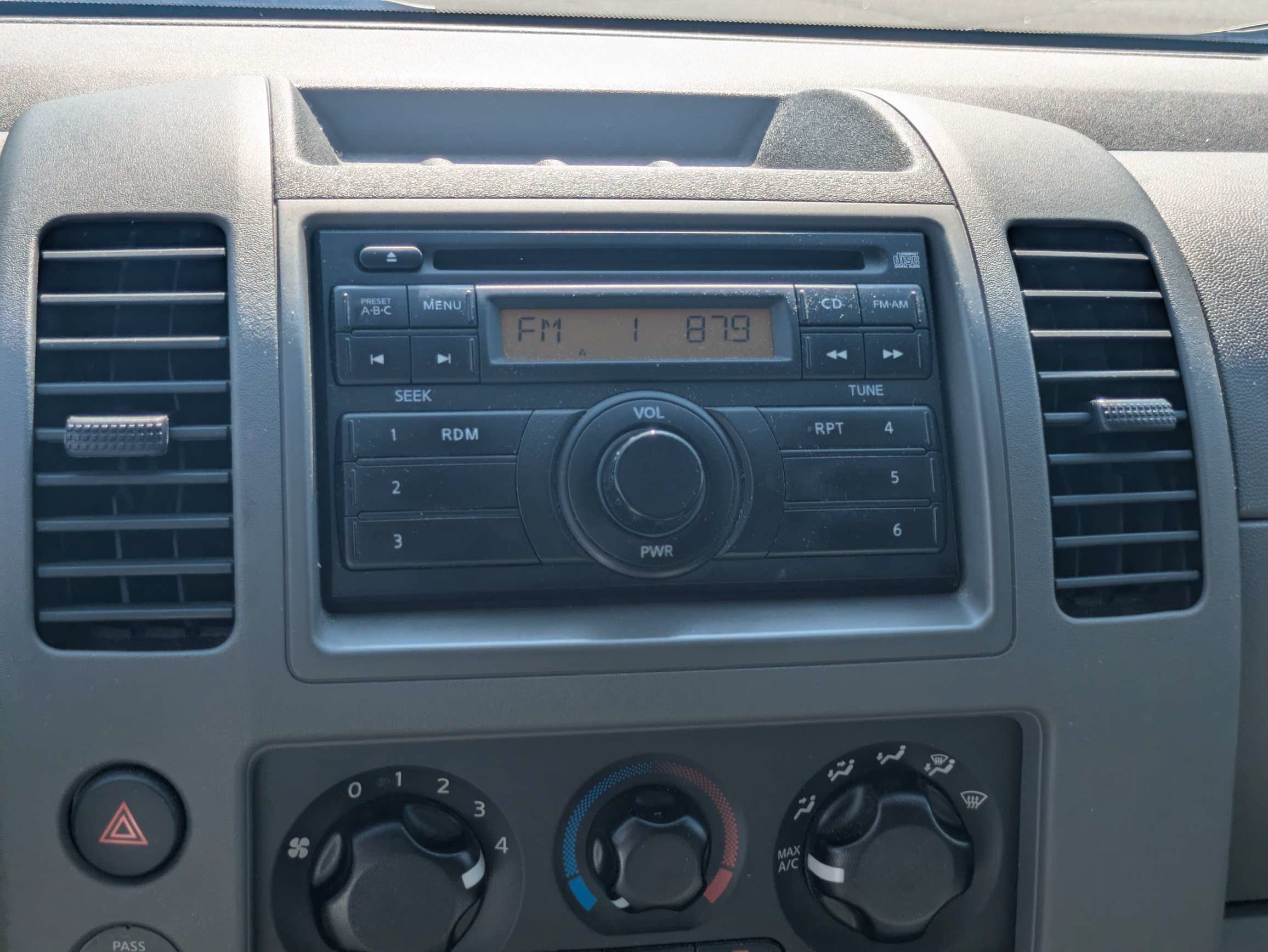 Used 2013 White Nissan S image 14
