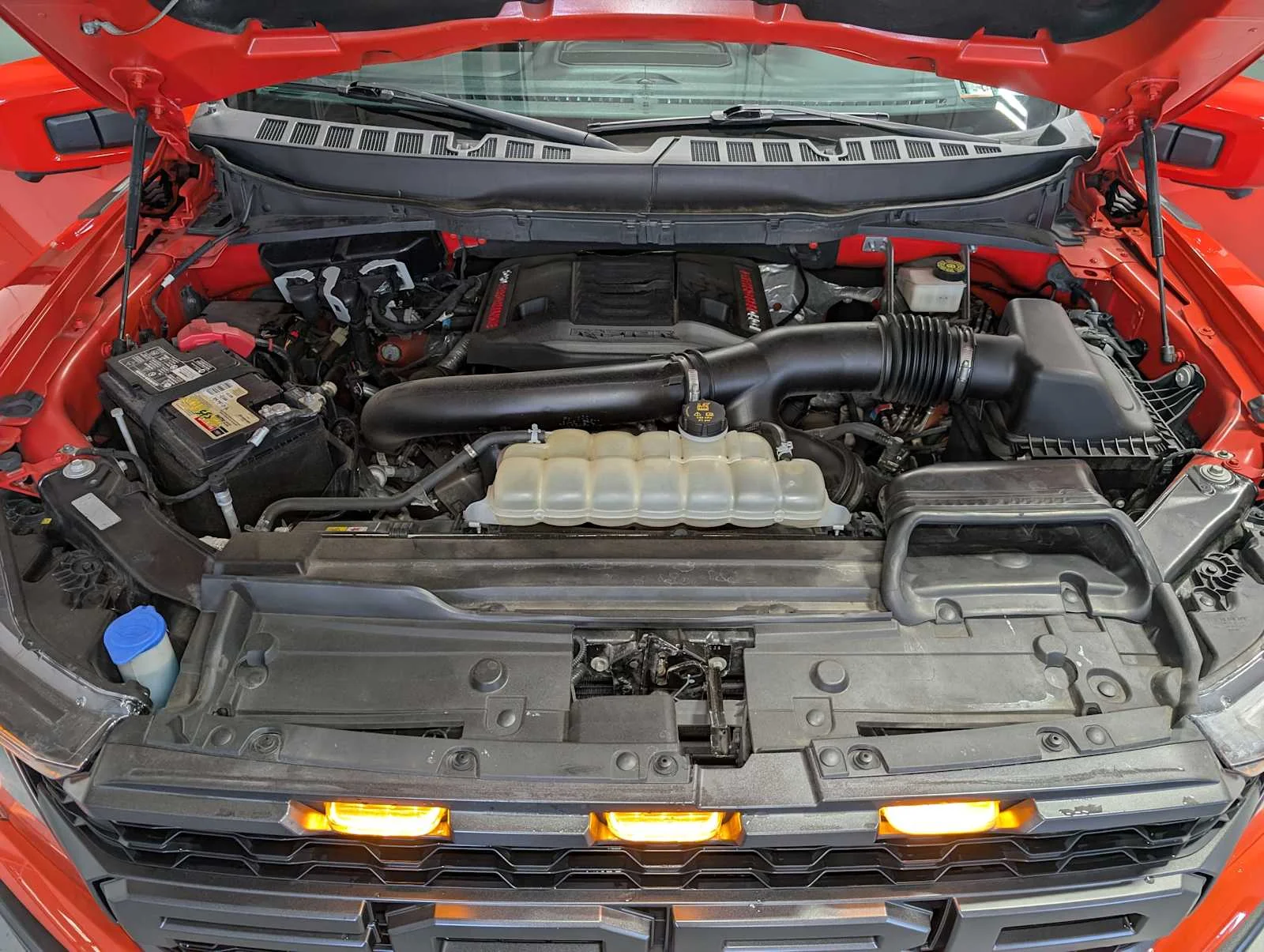 2021 Ford F-150 Raptor - Photo 16