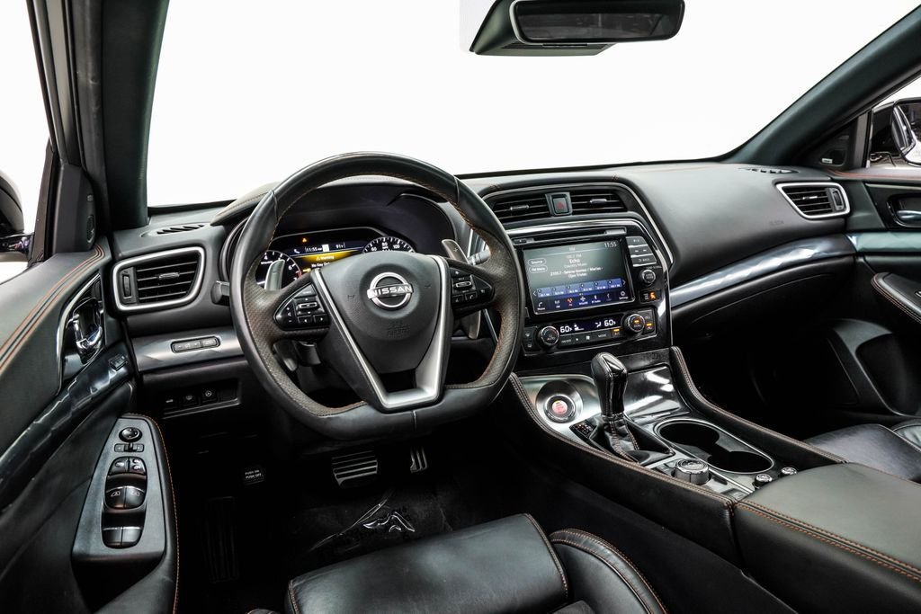 Used 2023 White Nissan SR image 5