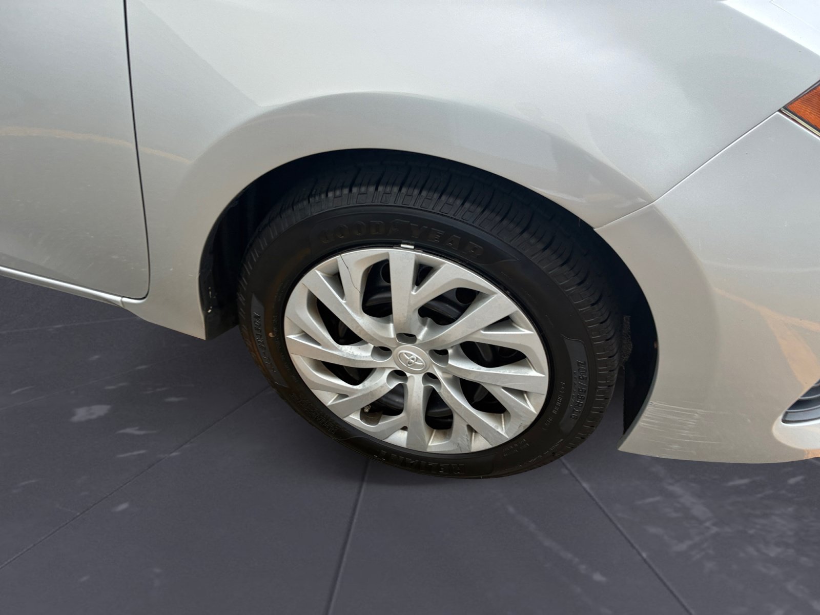 Used 2018 Classic Silver Metallic Toyota LE image 44