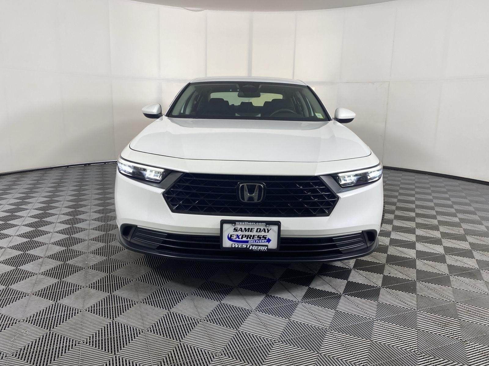 Certified Used 2023 Platinum White Pearl Honda LX image 2