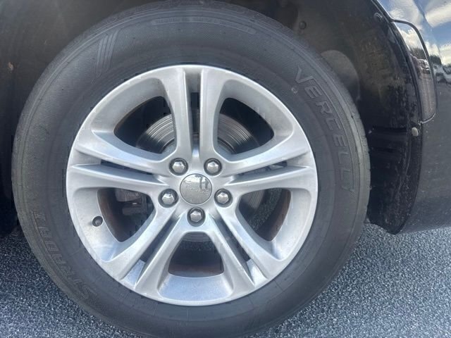 Used 2016 Silver Dodge SE image 10