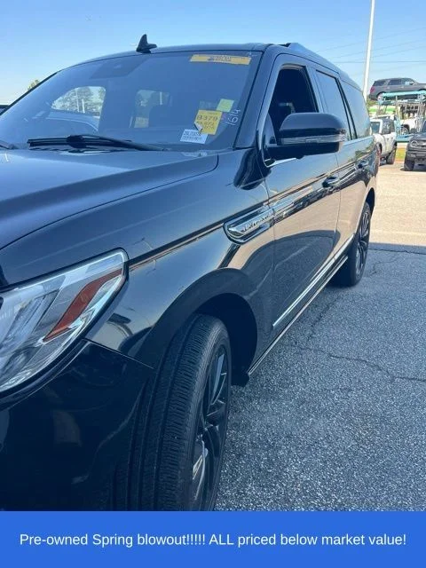 Used 2020 Black Lincoln Reserve image 2