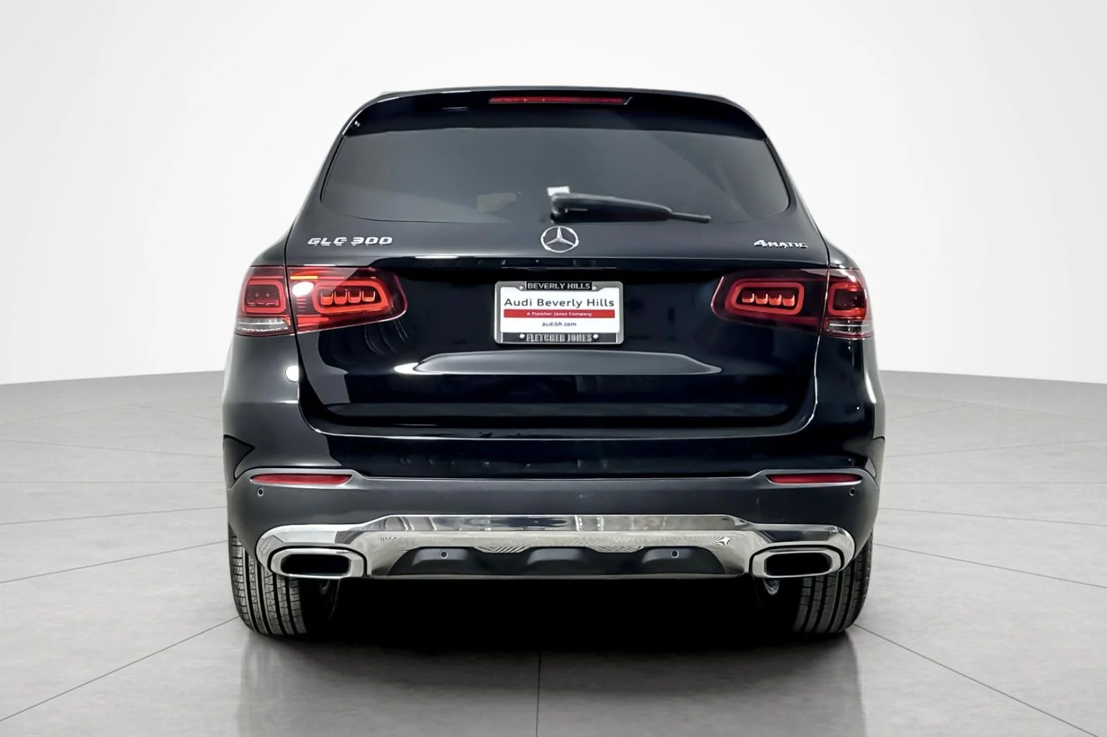 Used 2022 Black Mercedes-Benz GLC 300 4MATIC® SUV image 4