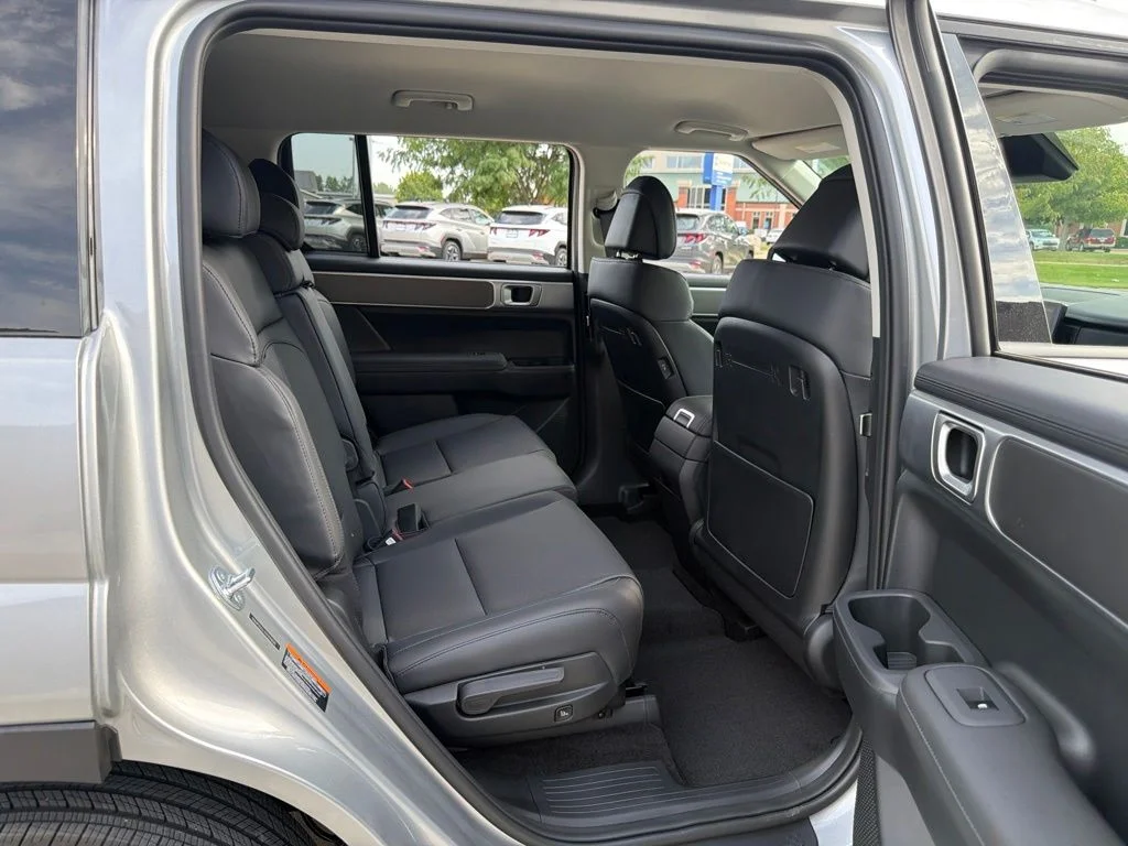 New 2027 Silver Hyundai SEL image 28