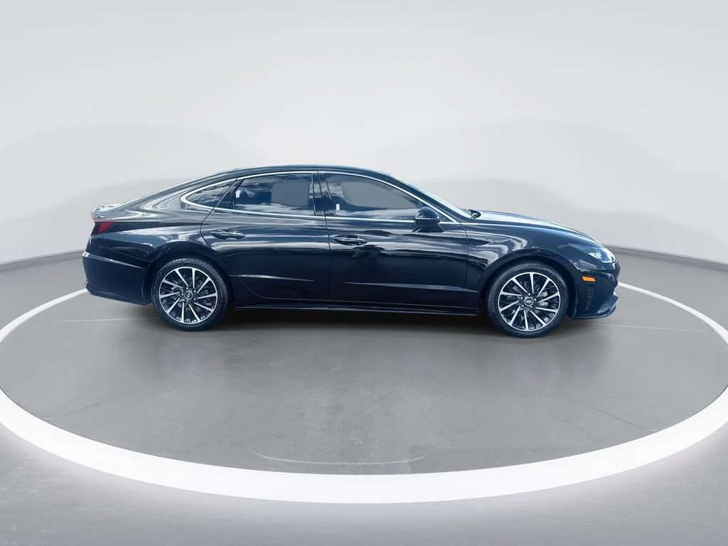 Used 2020 Black Hyundai SEL Plus image 9
