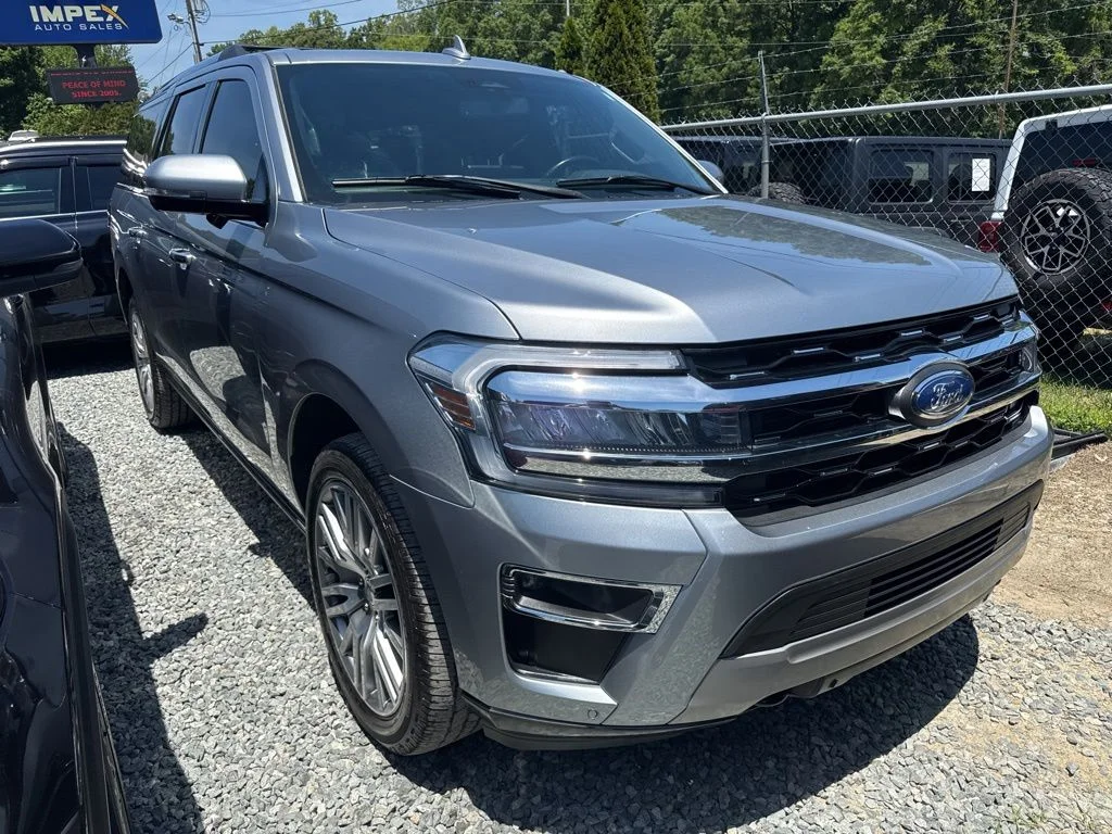 Used 2023 Silver Ford Limited image 2