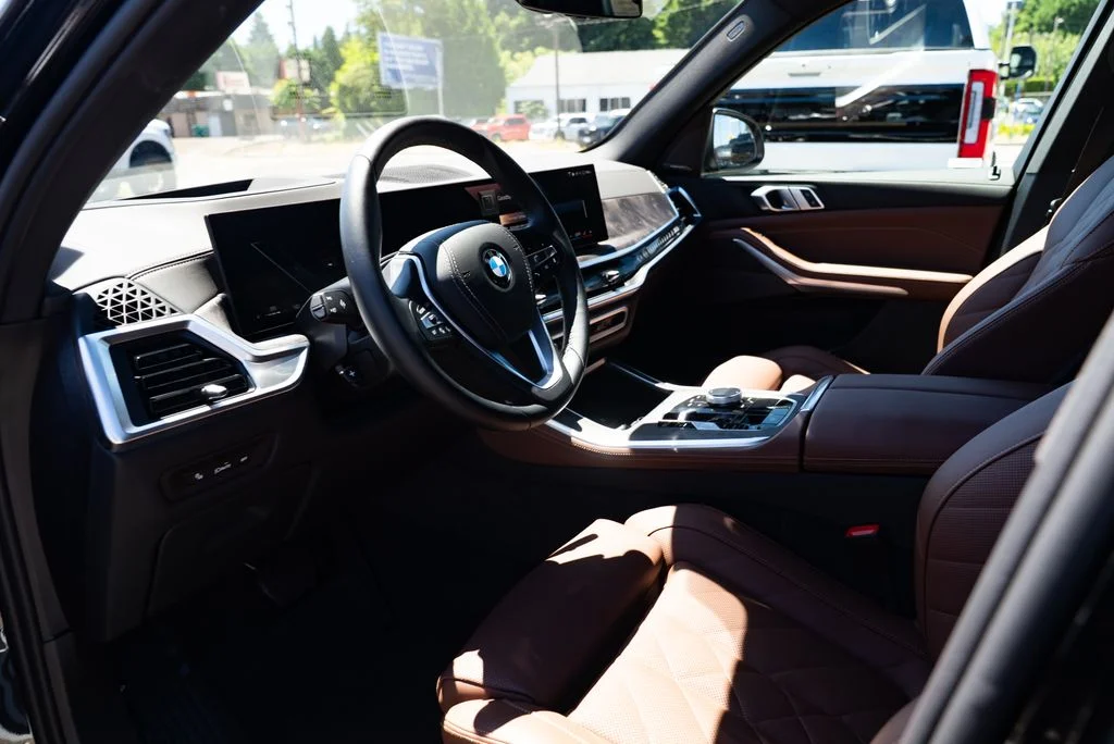 Used 2026 Black BMW xDrive40i image 18