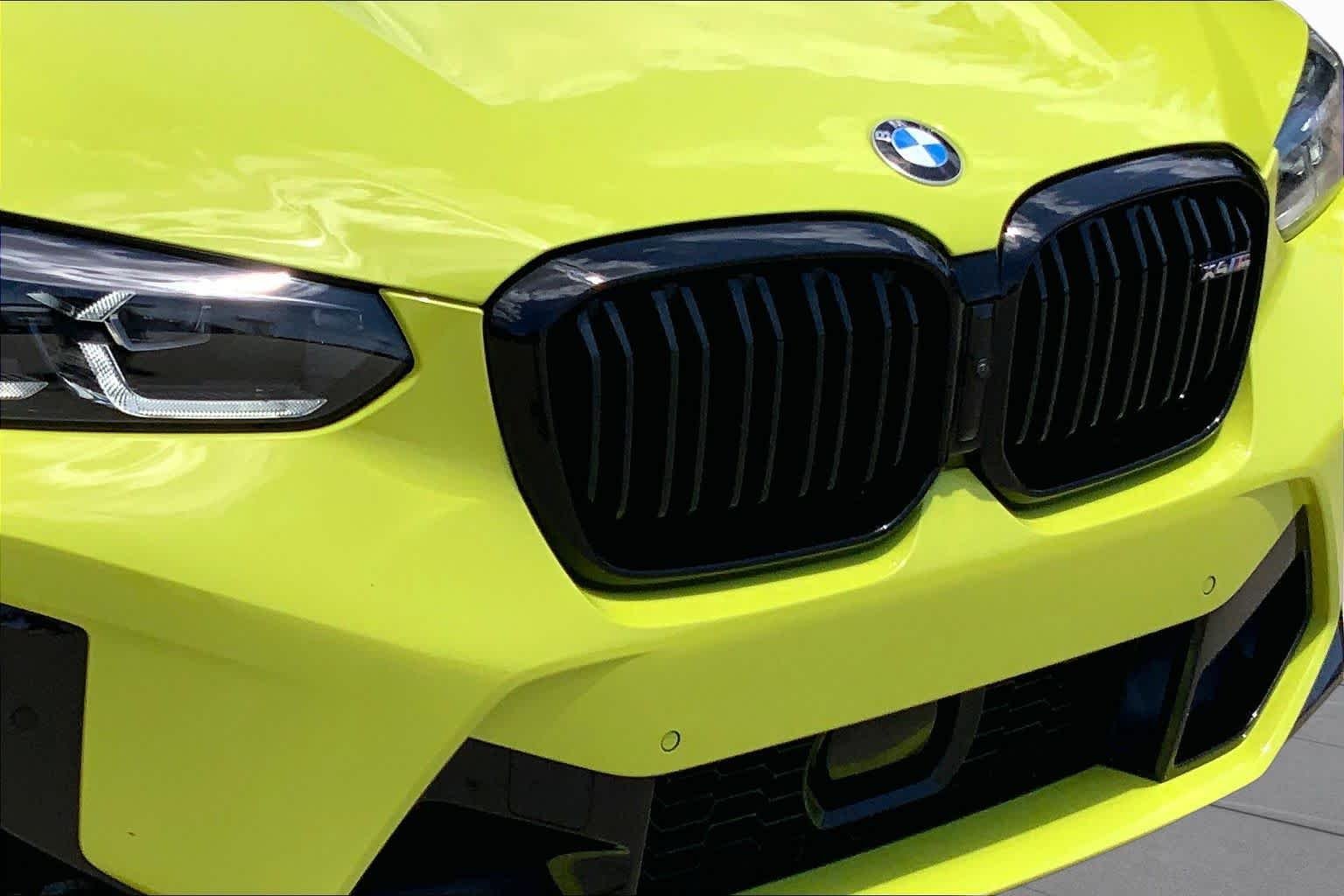 Used 2024 Sao Paulo Yellow BMW  image 29