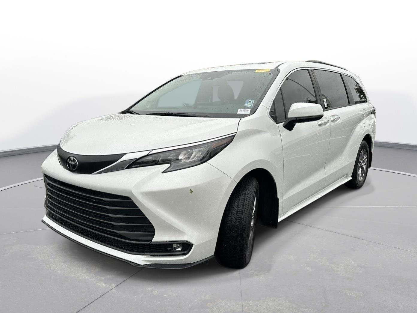 Certified Used 2026 Wind Chill Pearl Toyota XLE 7-Passenger image 2