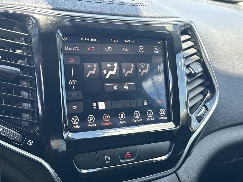 Used 2019 White Jeep Limited image 3