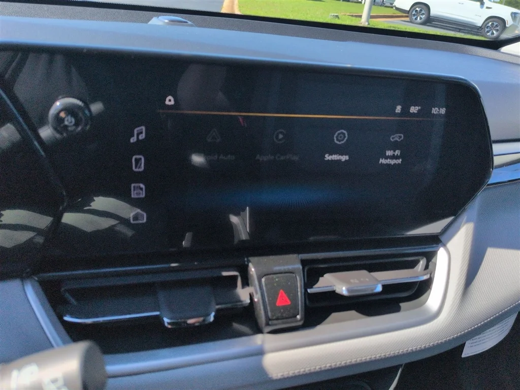 New 2026 Summit White Chevrolet LT image 38