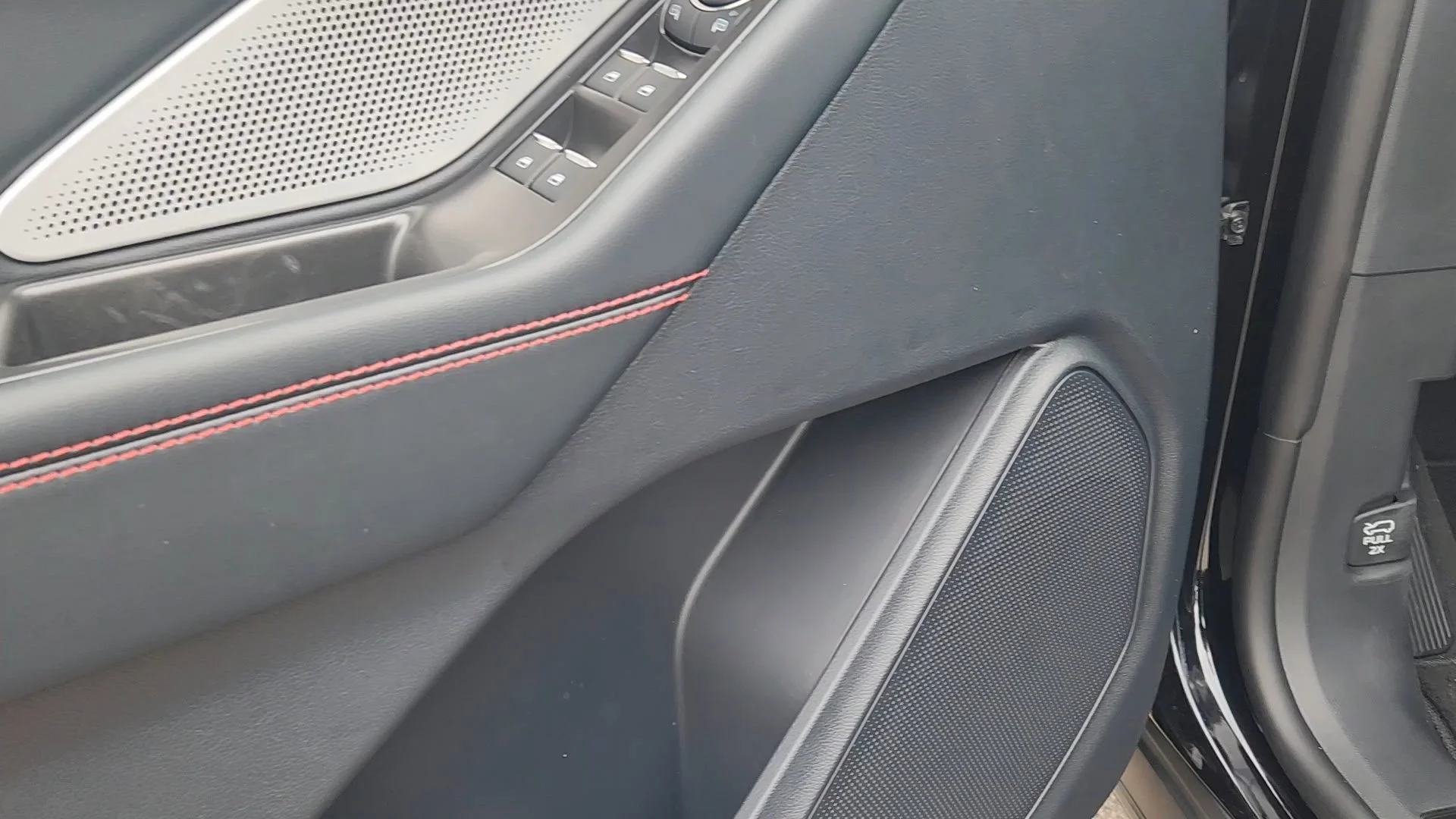 New 2026 Agate Black Metallic Ford ST image 18