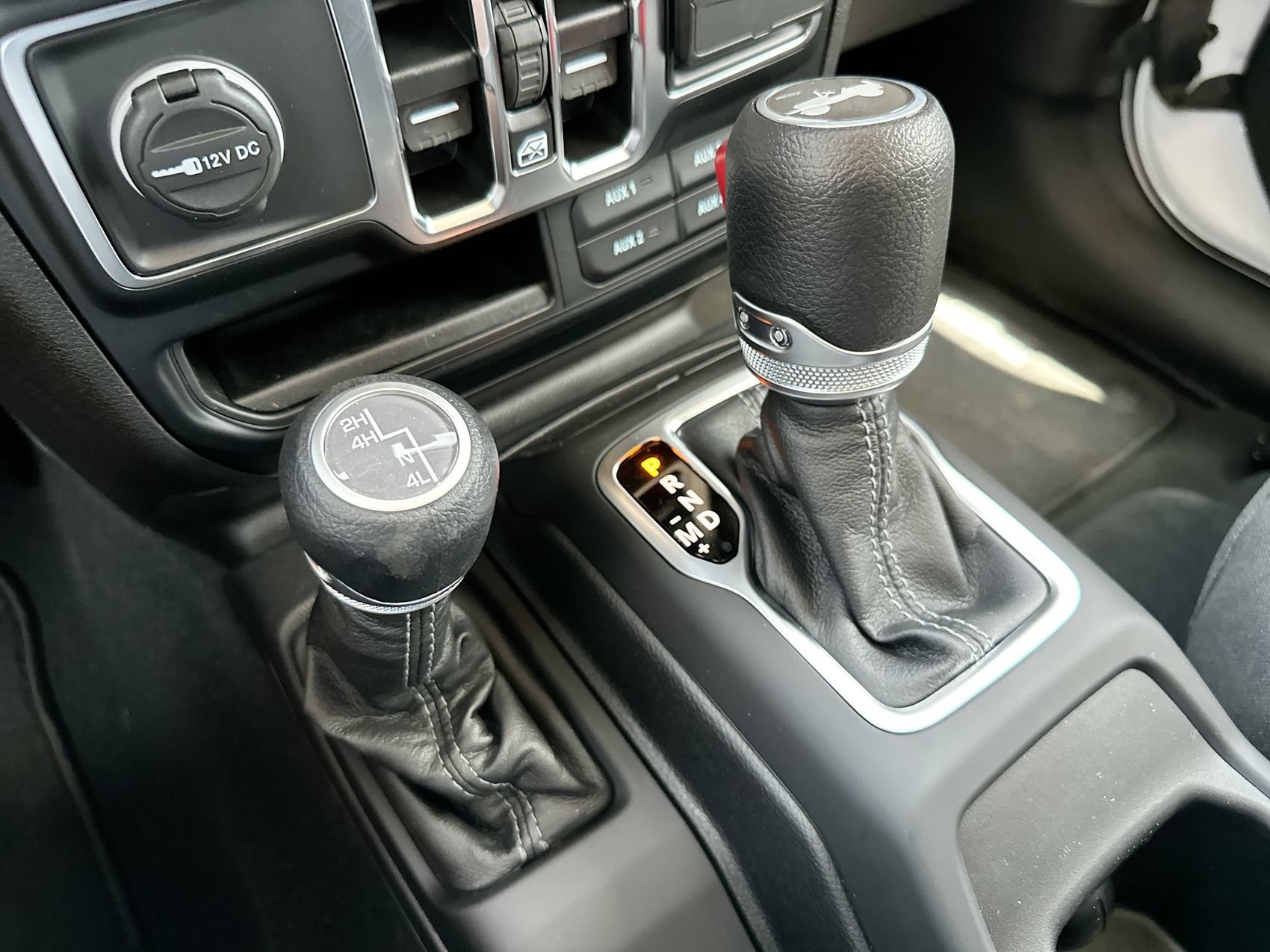 New 2024 Bright White Clearcoat Jeep Sport S image 19