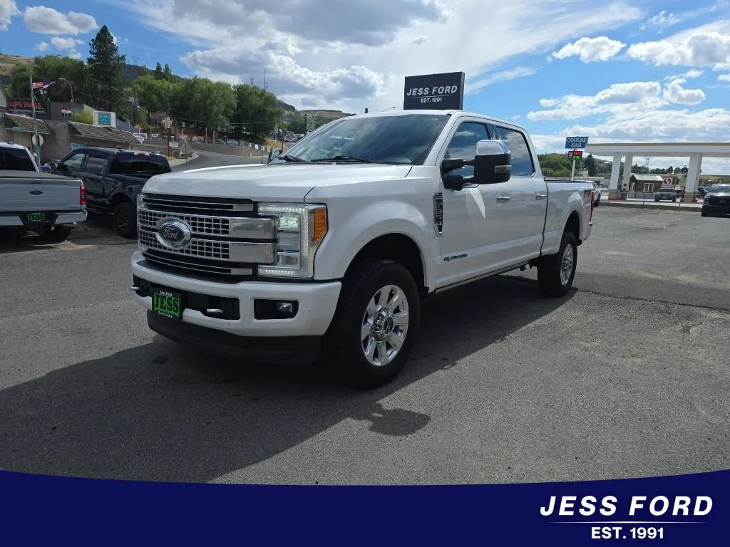Used 2018 White Ford Platinum image 1
