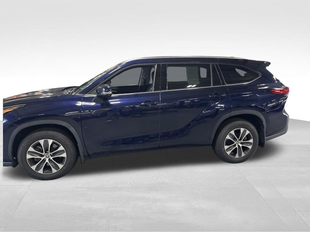 Used 2021  Toyota XLE image 7