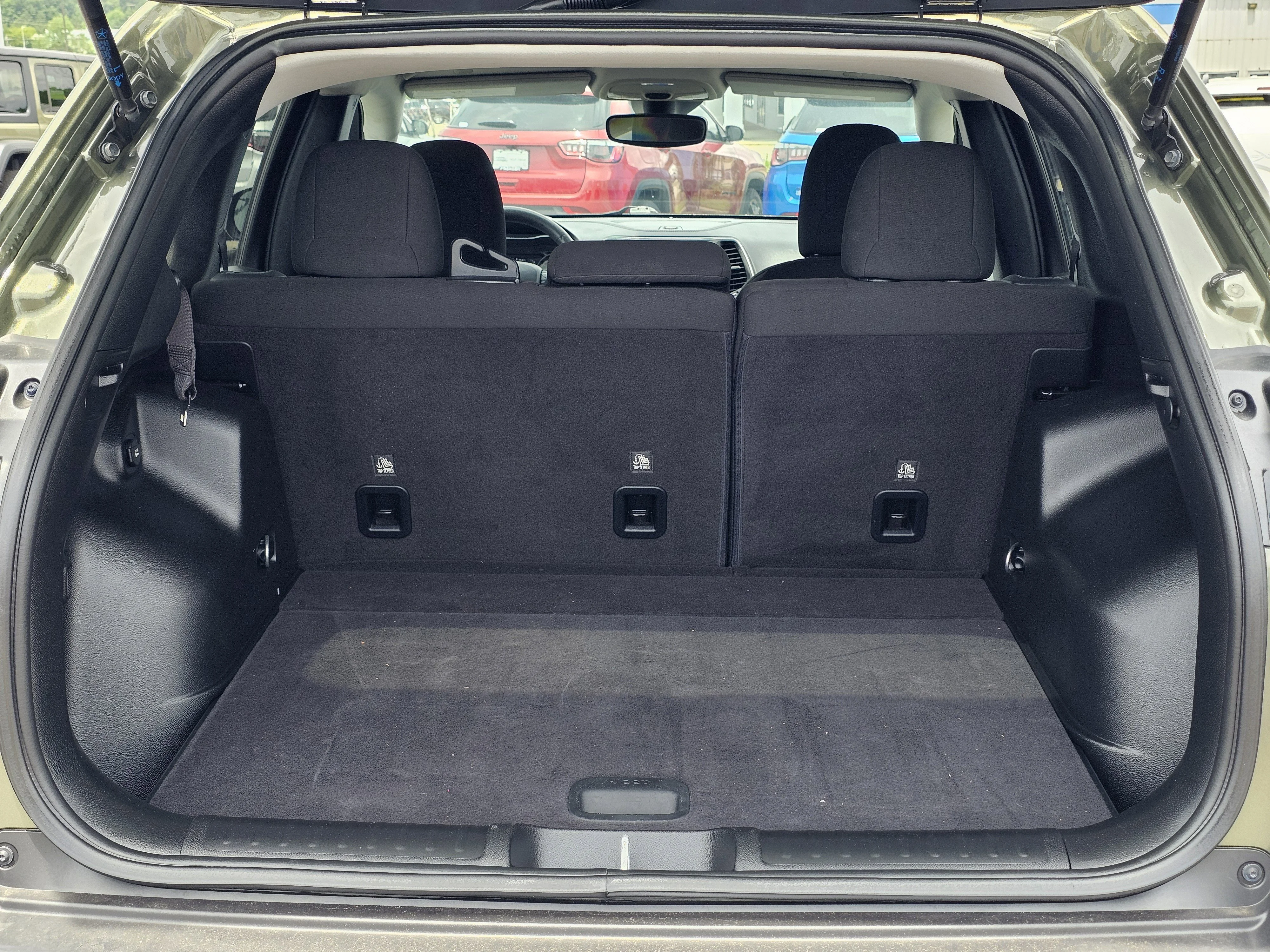2021 Jeep Cherokee Latitude - Photo 12