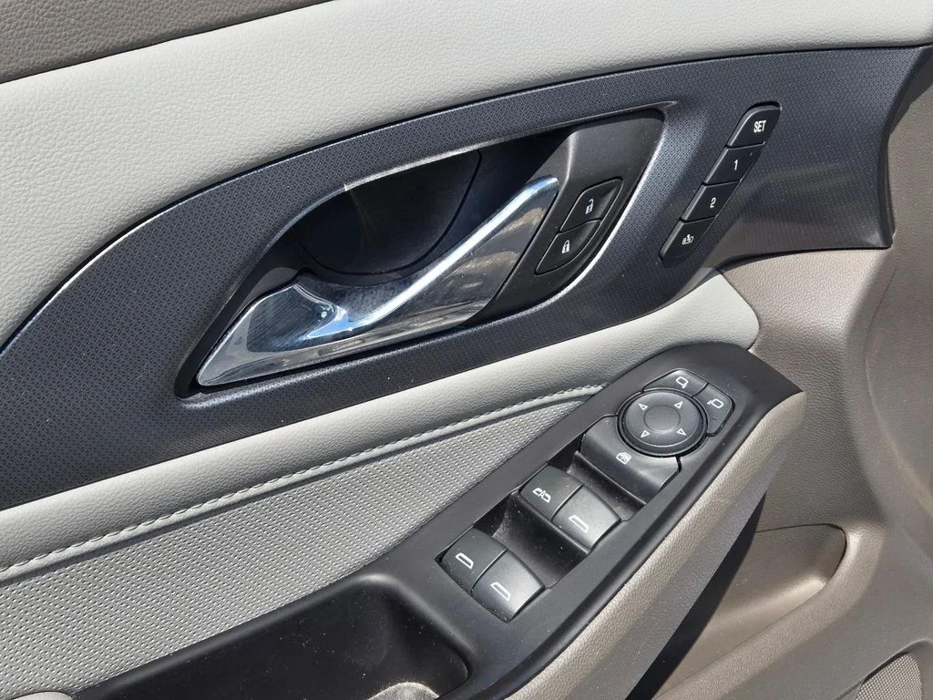 Used 2019 Beige Chevrolet Premier image 14