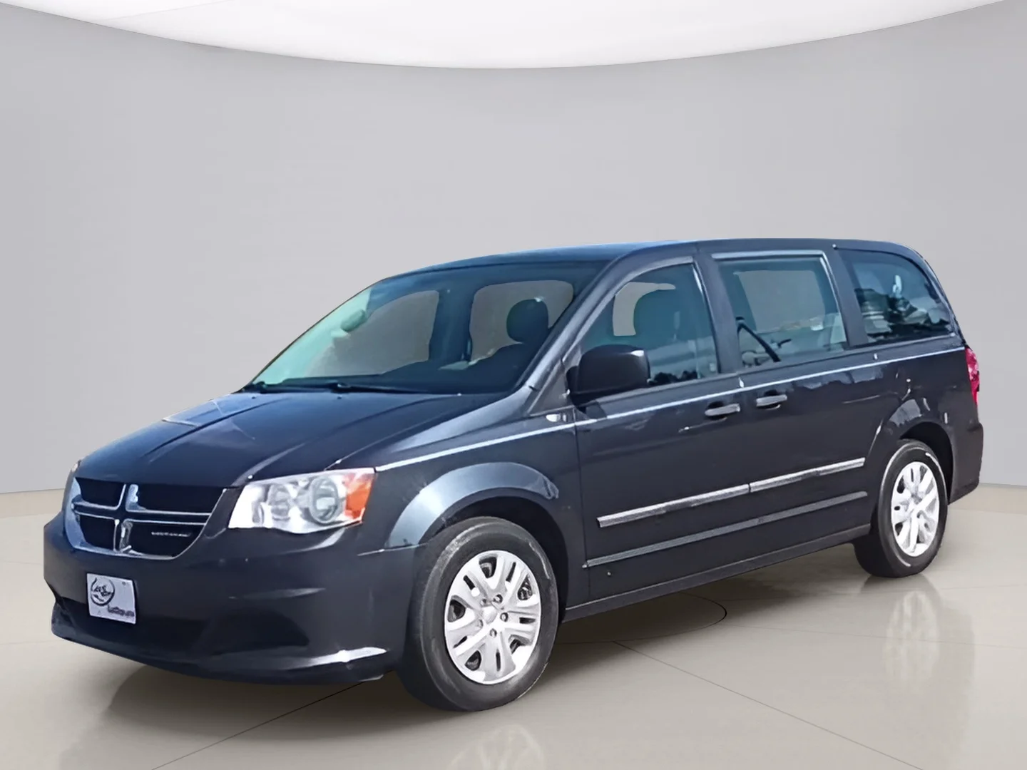 Used 2014 Gray Dodge SE image 1