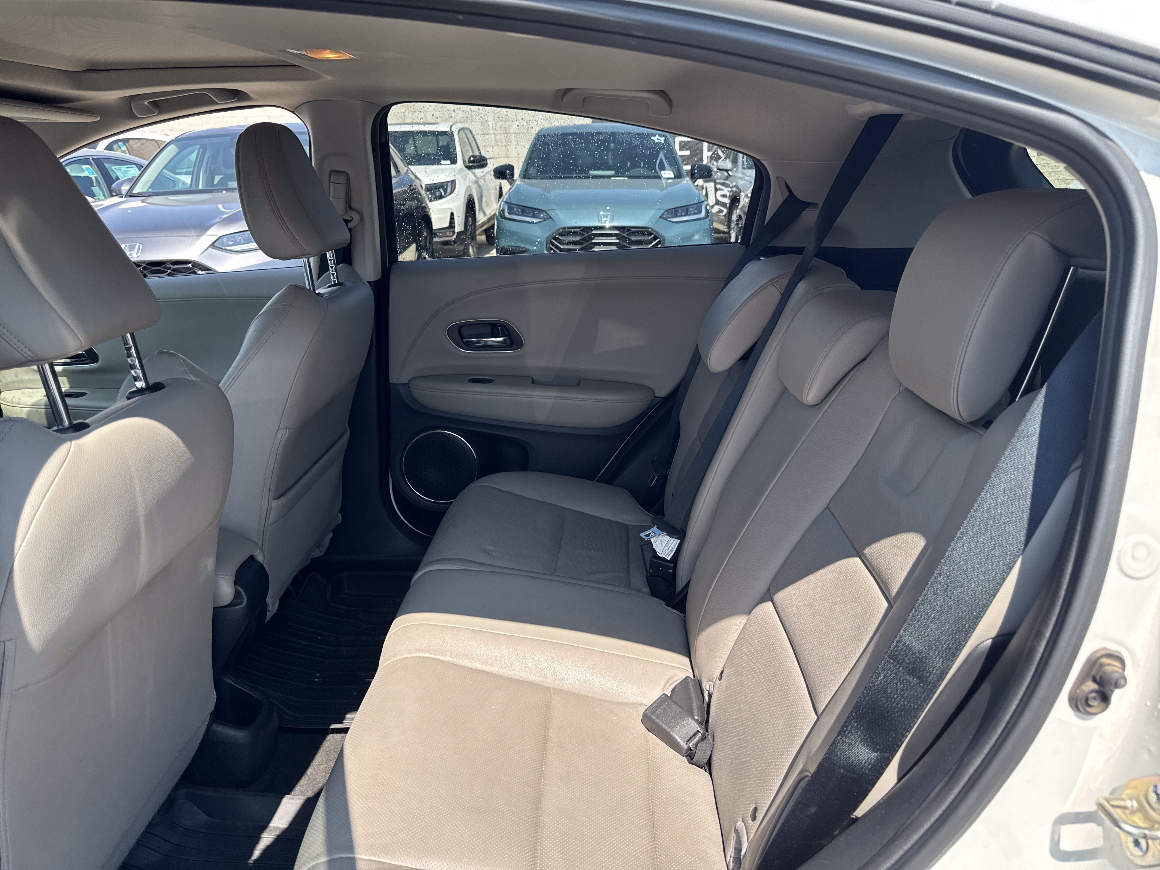 Used 2019 Platinum White Pearl Honda Touring image 10