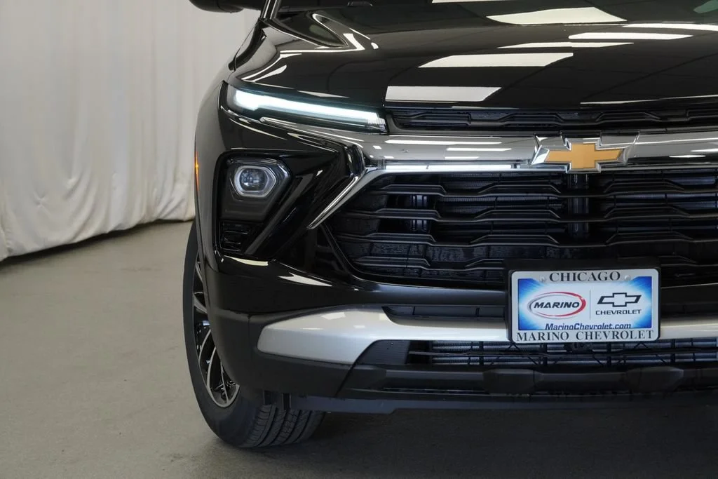 New 2026 Mosaic Black Metallic Chevrolet LT image 31