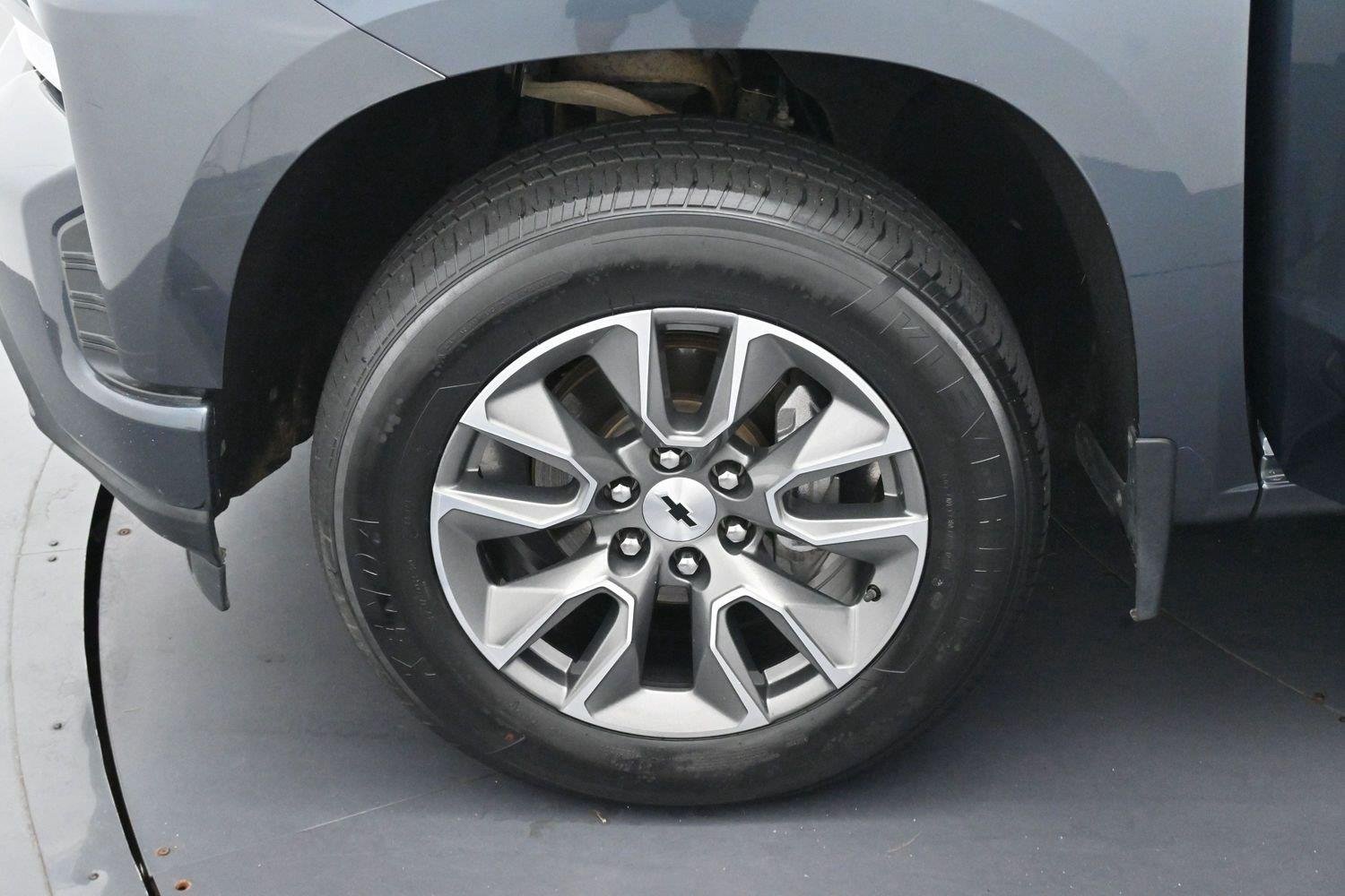 Used 2021 SHADOW GRAY METALLIC Chevrolet RST image 33