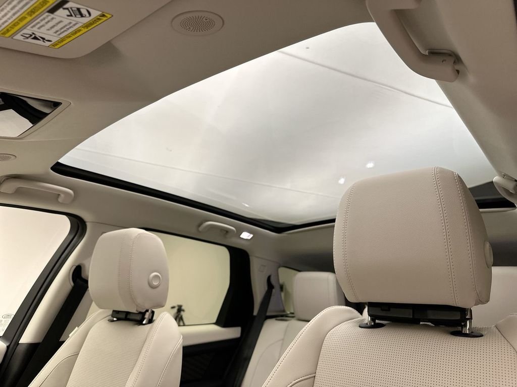 Used 2025 Fuji White Land Rover S image 9