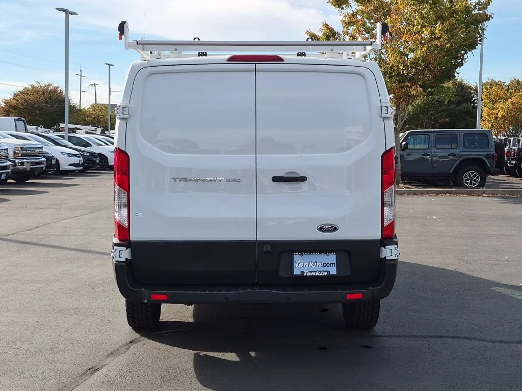 Used 2016 Oxford White Ford Base image 5