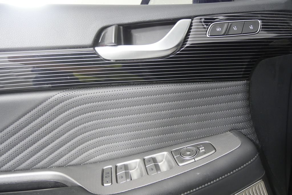 Used 2023 Abyss Black Hyundai Calligraphy image 8