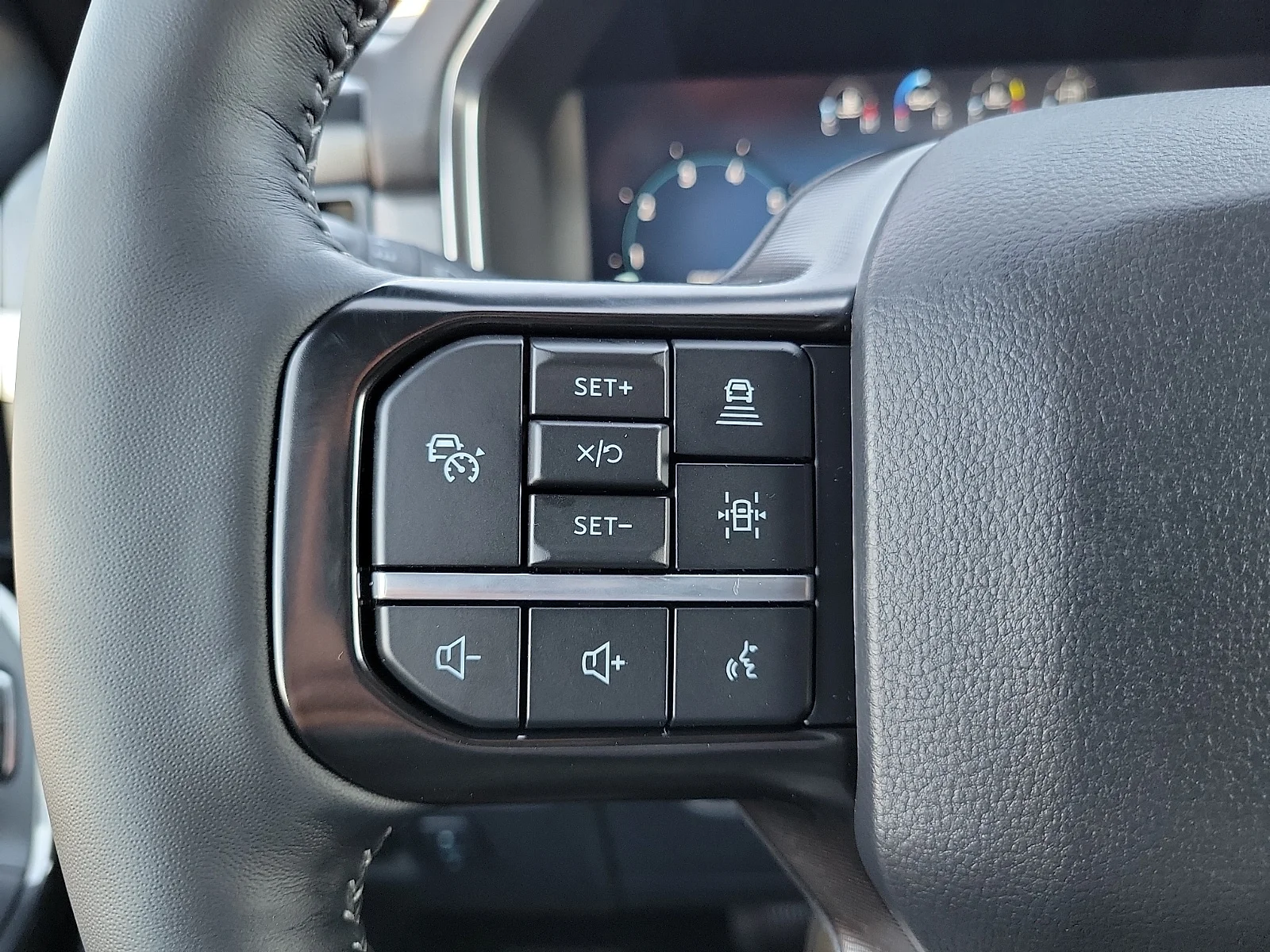 New 2026 Star White Metallic Tri-Coat Ford Platinum&reg; image 20