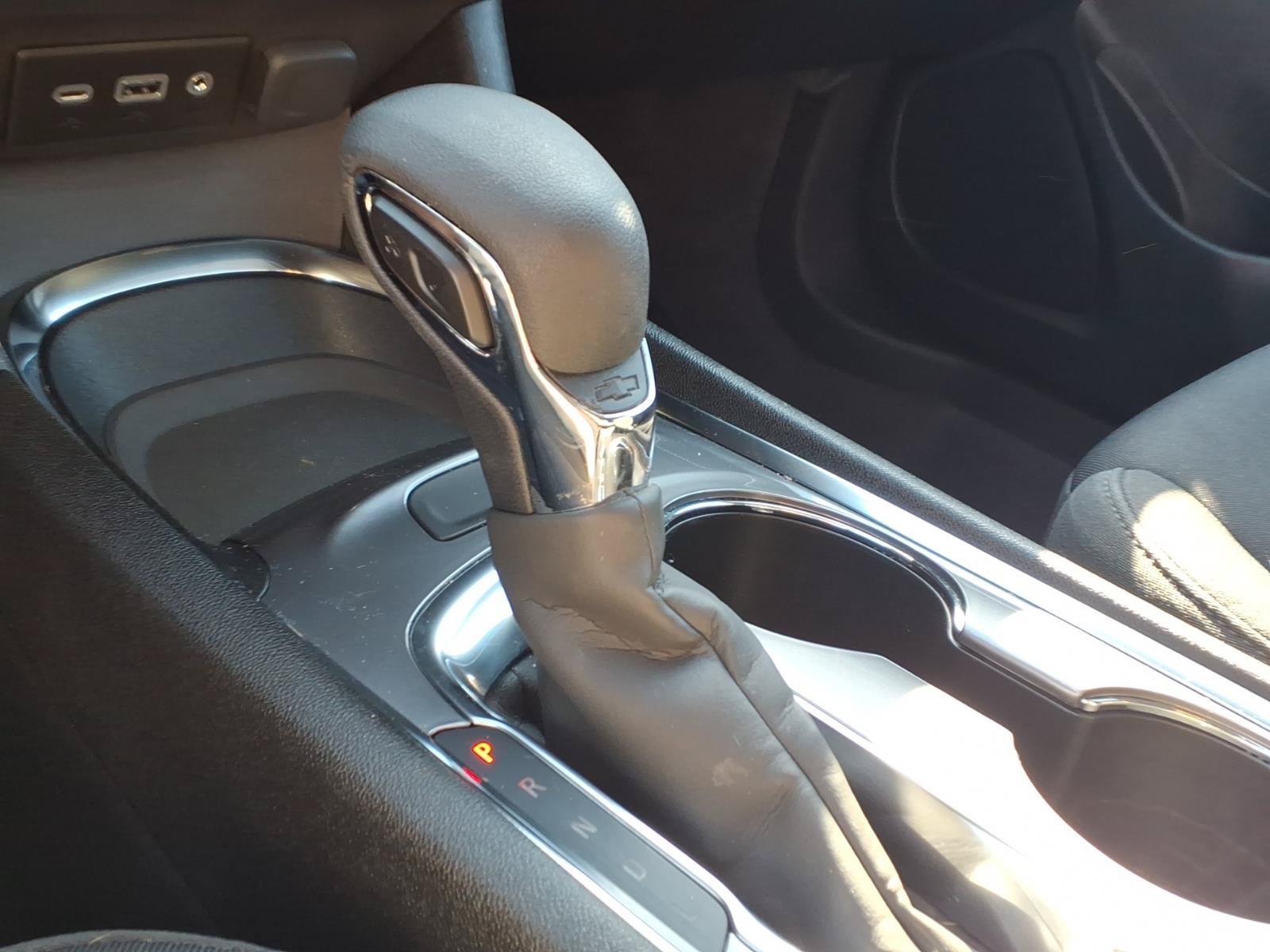 Used 2023 SUMMIT WHITE Chevrolet LT image 15