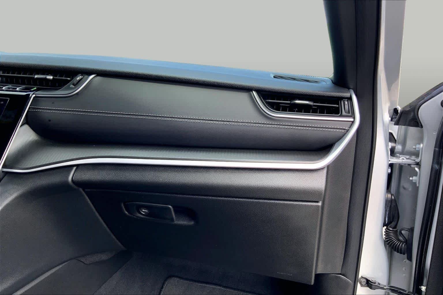 Used 2025 Silver Zynith Jeep Altitude X image 18