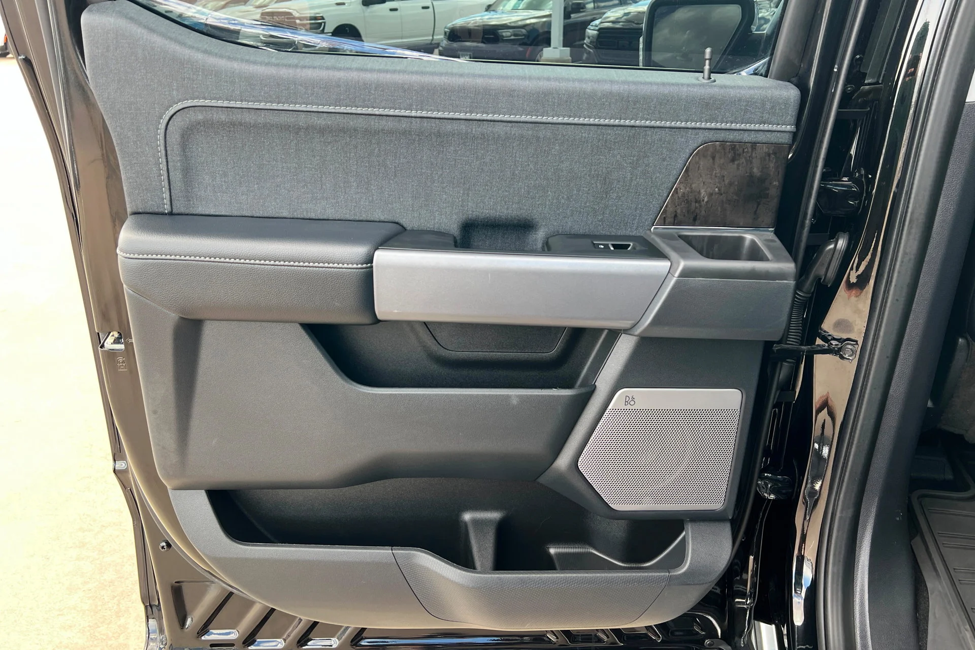 Used 2023 Agate Black Metallic Ford XL image 18