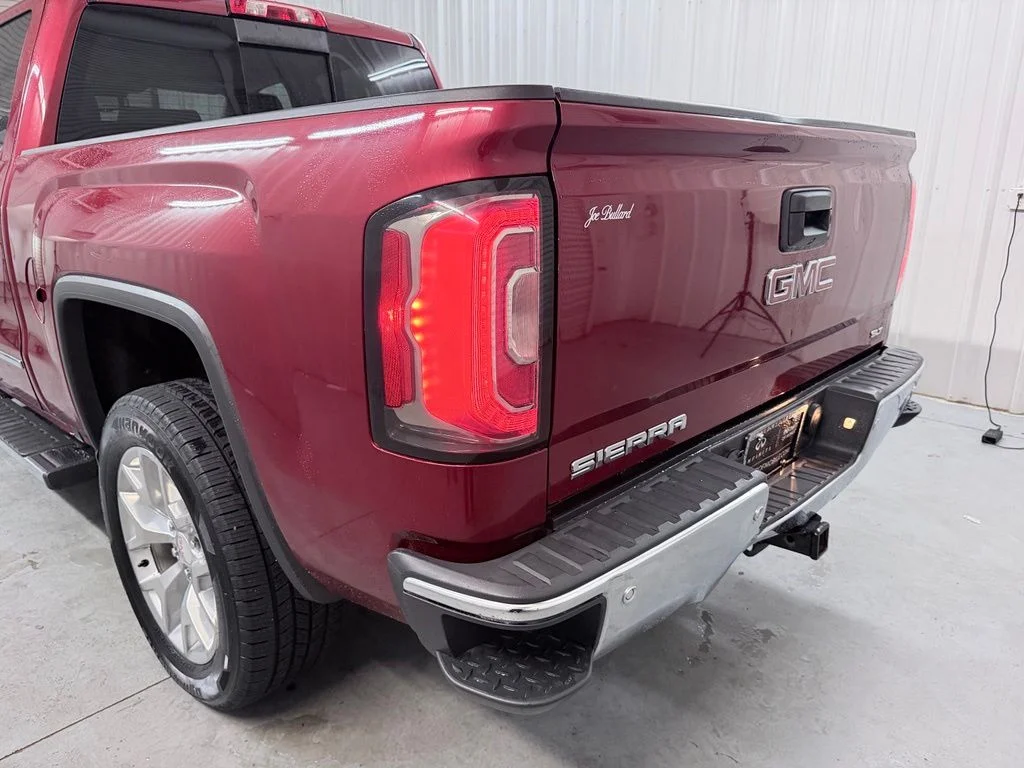 Used 2018 Red GMC SLT image 31