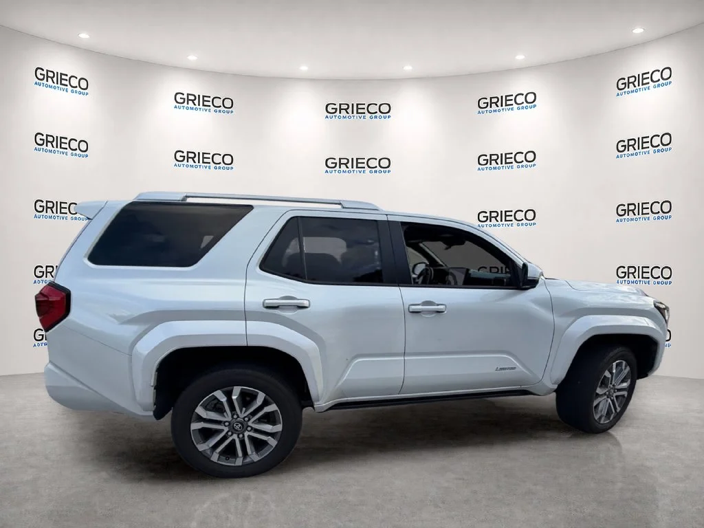 Used 2025 Wind Chill Pearl Toyota Limited image 8