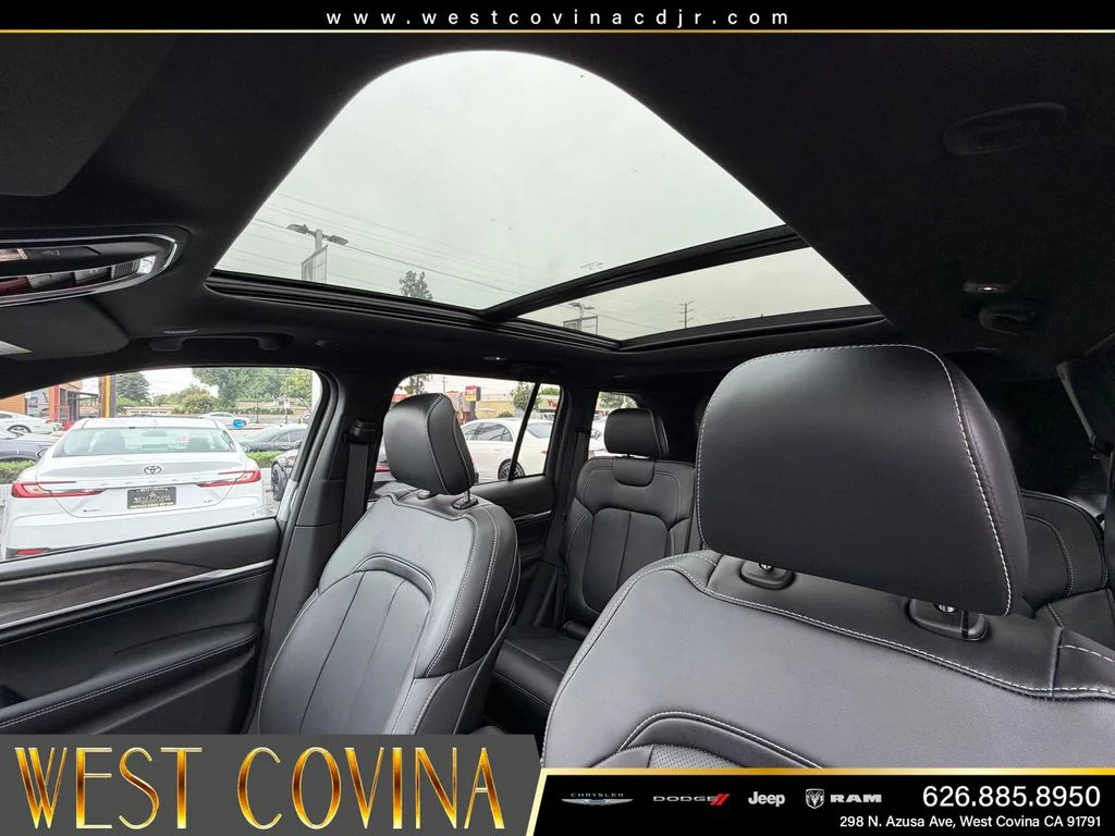 New 2026 Diamond Black Crystal Pearl-Coat Exterior Paint Jeep Limited Reserve image 31