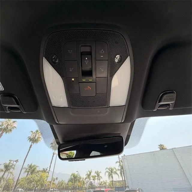 Used 2025 White INFINITI LUXE image 25