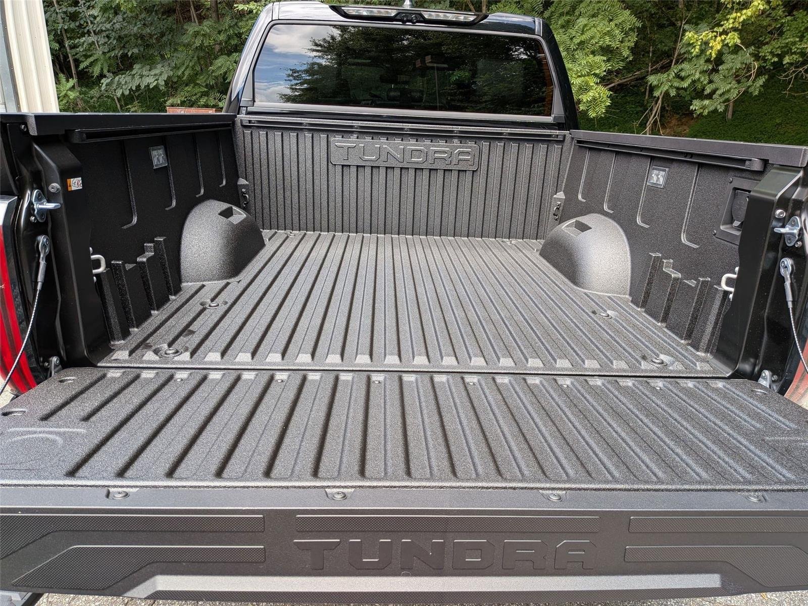 2025 Toyota Tundra Platinum - Photo 31
