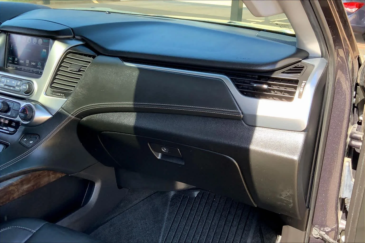 Used 2018 TUNGSTEN METALLIC Chevrolet LT image 16