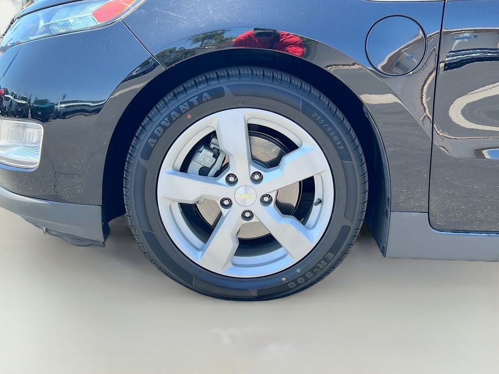 Used 2014 Black Chevrolet Base image 27