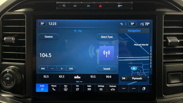 Used 2024 Avalanche Gray Ford XLT image 29