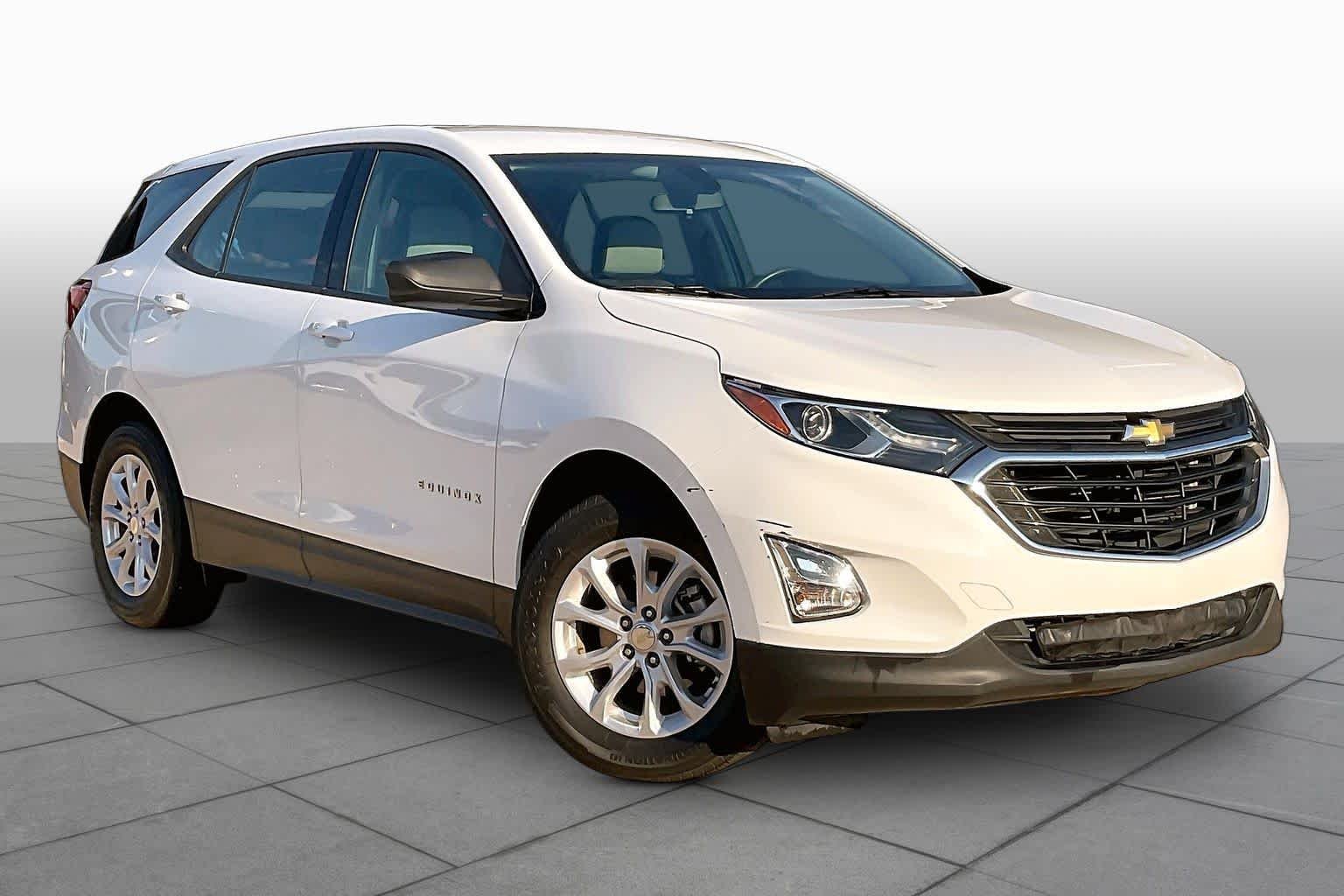 Used 2018 SUMMIT WHITE Chevrolet LS image 4