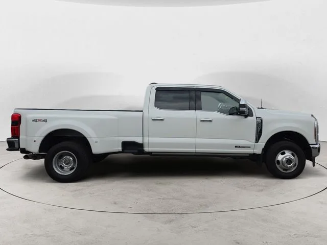 Certified Used 2025  Ford King Ranch image 4