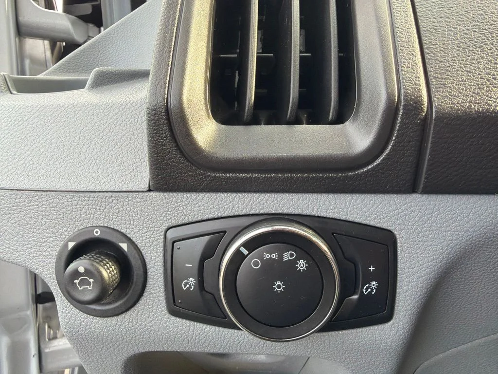 Used 2016 Ingot Silver Ford XLT image 23