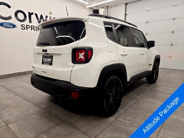 Used 2023 Alpine White Clearcoat Jeep Altitude image 5